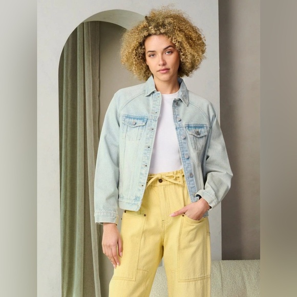 Mandalay and Company Jackets & Blazers - Natalie Light Wash Denim Jacket